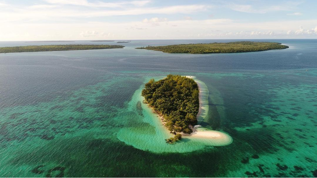 Eksotisme Bahari di Pulau Adranan